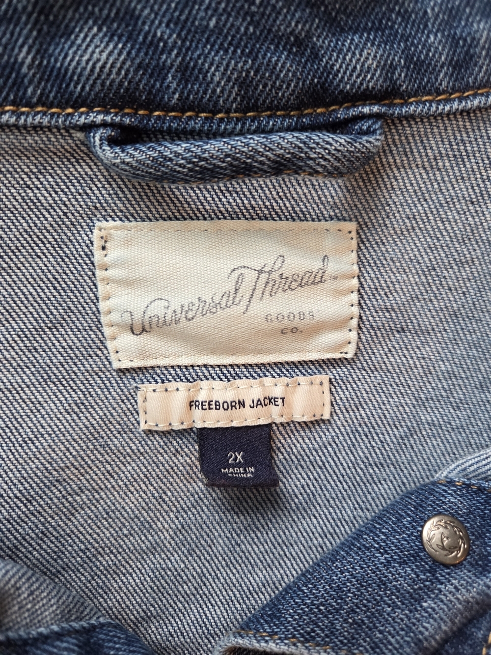 Universal Thread Womens Denim Jean Jacket Freeborn Jacket Classic Fit Size 2XL - Picture 4 of 7